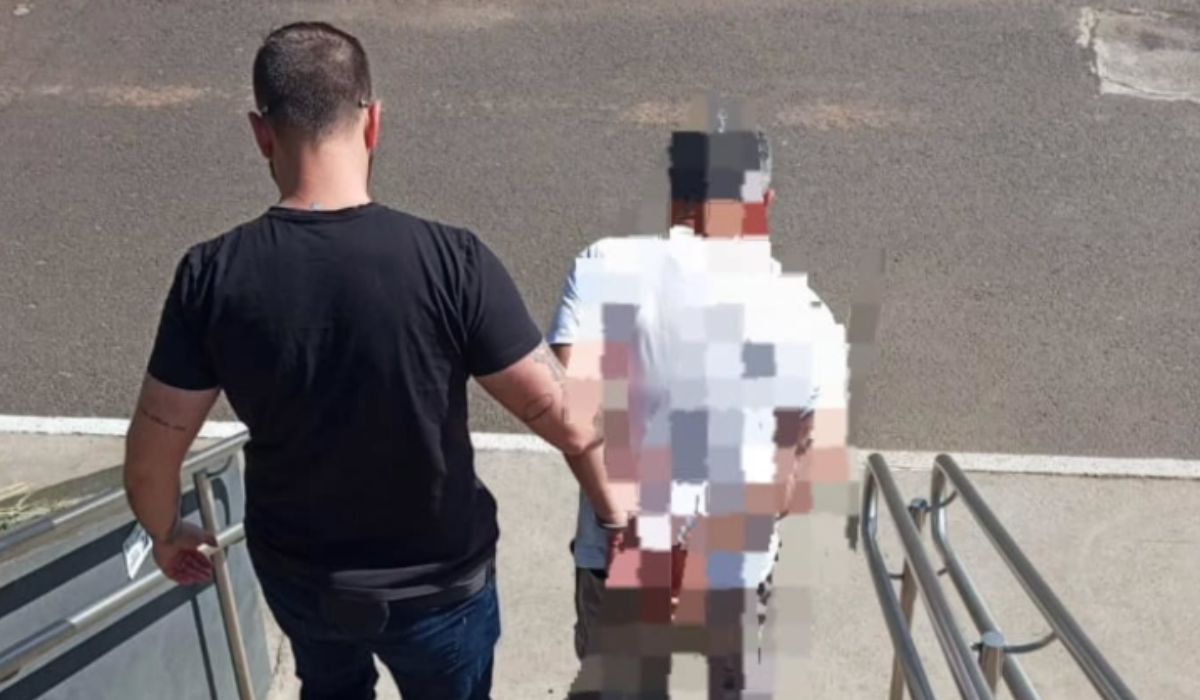 Ex-funcionário de escola condenado por estuprar a neta é preso na Serra de SC