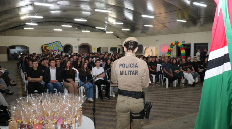 Papanduva celebra a formatura de 358 jovens no Programa Protetores do Lar