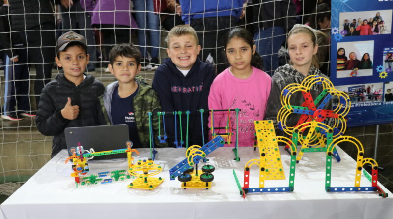 Ginásio da Escola Maria Avelina, em Papanduva, é palco da Mostra de Robótica 2025