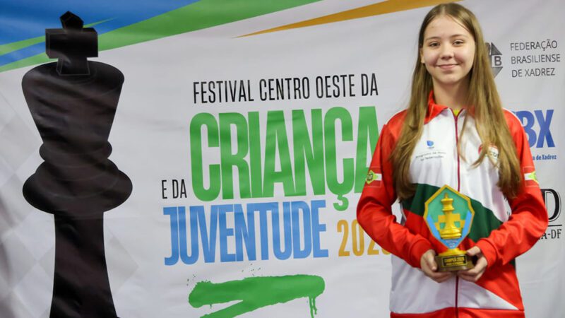 Nicole Nunes, de 14 anos, conquista título de Mestra Nacional Feminina e faz história no xadrez jaraguaense