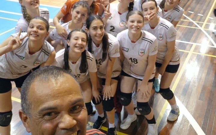 Equipe Feminina Sub-15 da FMD conquista 3º lugar na Série Prata da Liga Catarinense de Voleibol
