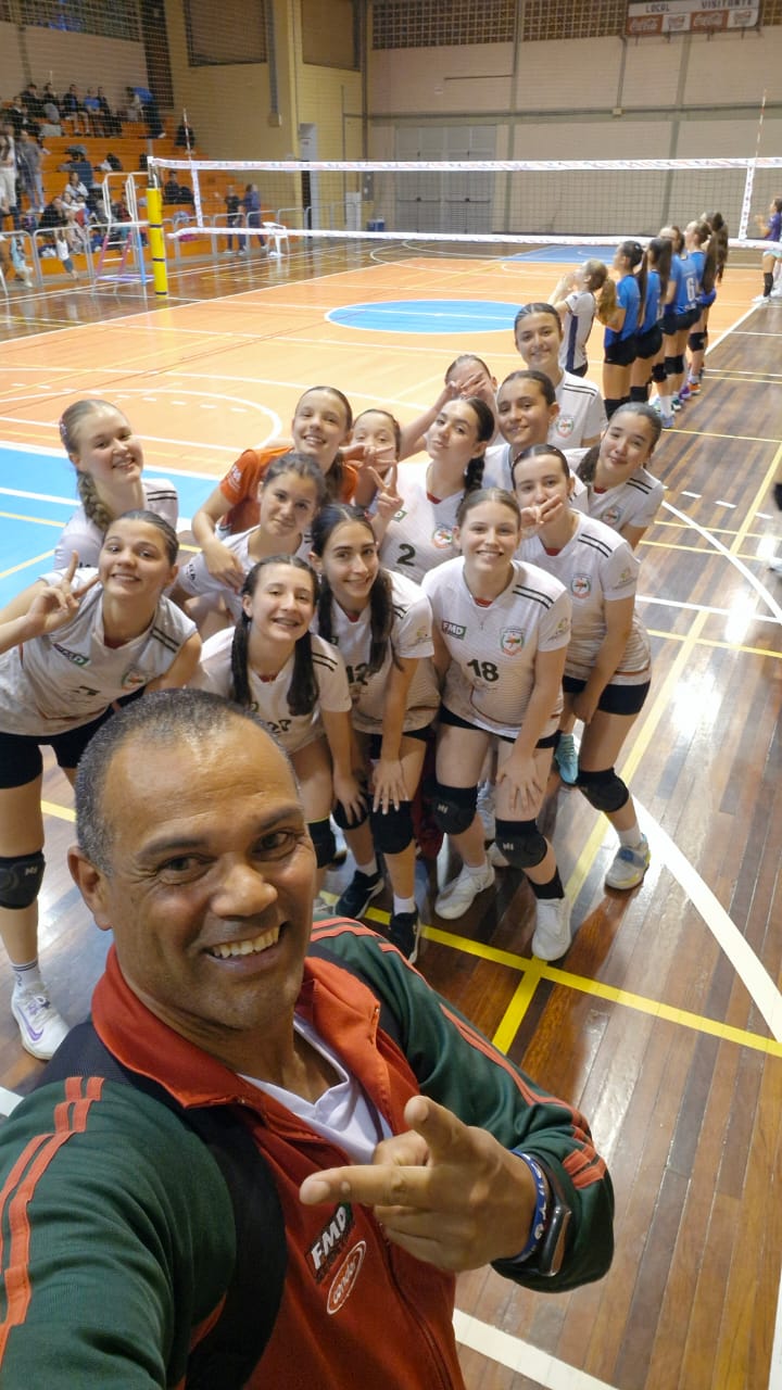Equipe Feminina Sub-15 da FMD conquista 3º lugar na Série Prata da Liga Catarinense de Voleibol