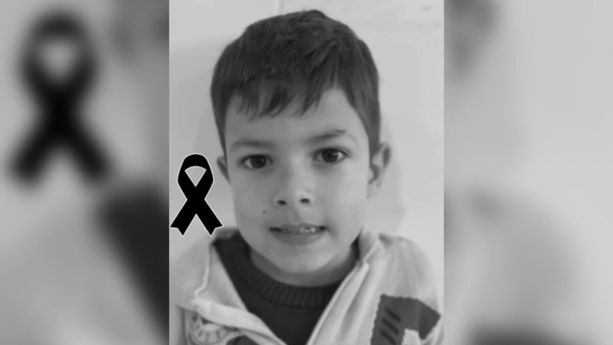Prefeitura de Itajaí afasta servidora da Saúde após morte de menino de 7 anos