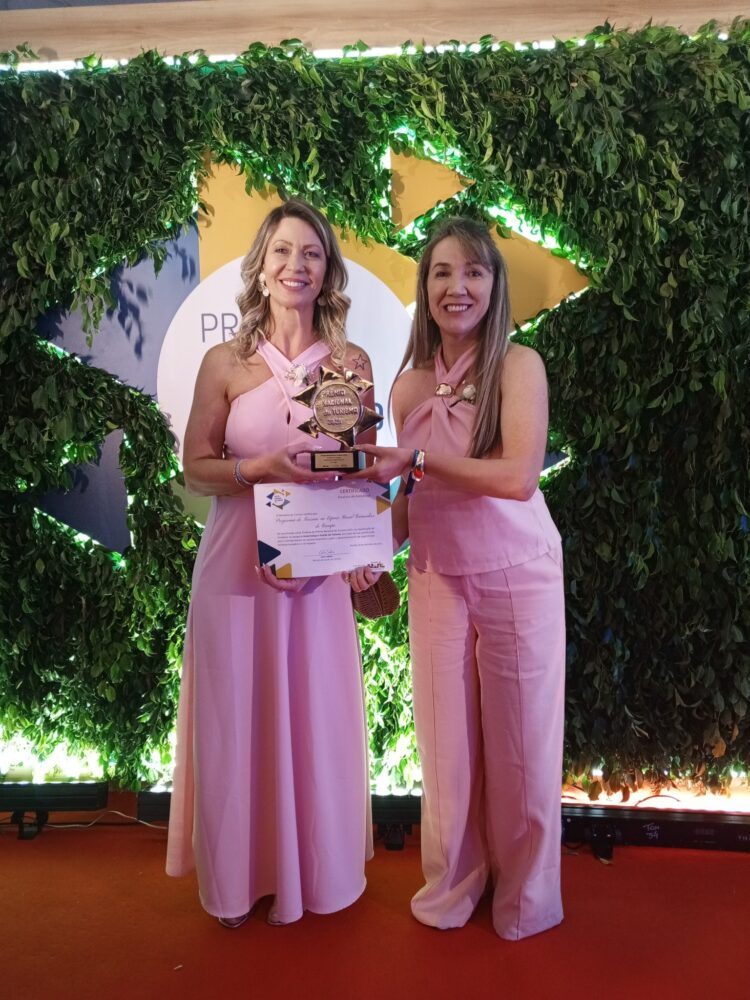 Santa Terezinha marca presença em premiação nacional de Turismo com participação da prefeita Valquíria Schwarz