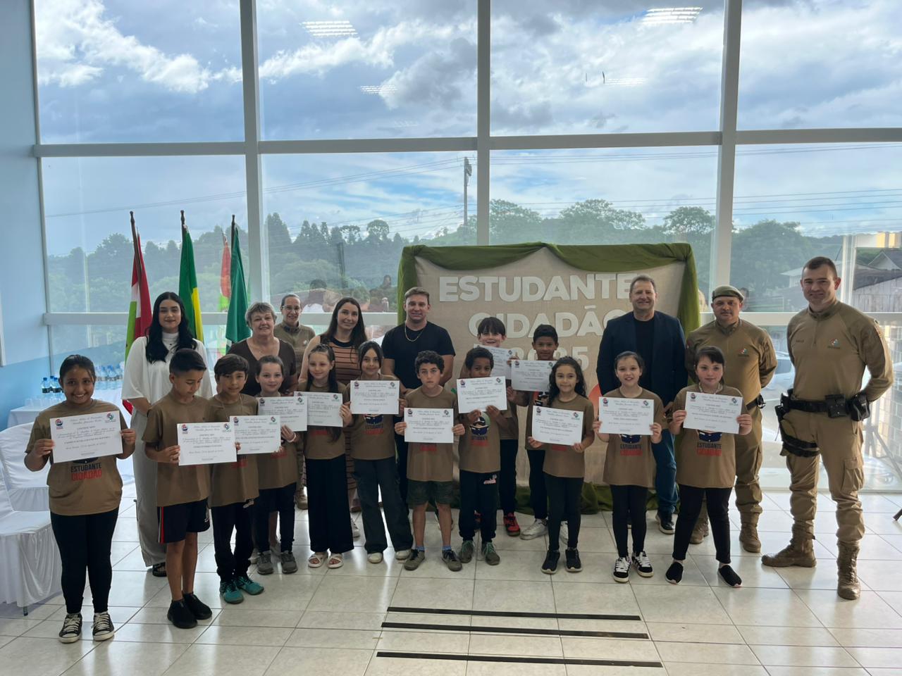 Monte Castelo realiza formatura do Programa Estudante Cidadão na Escola Edson Nagano