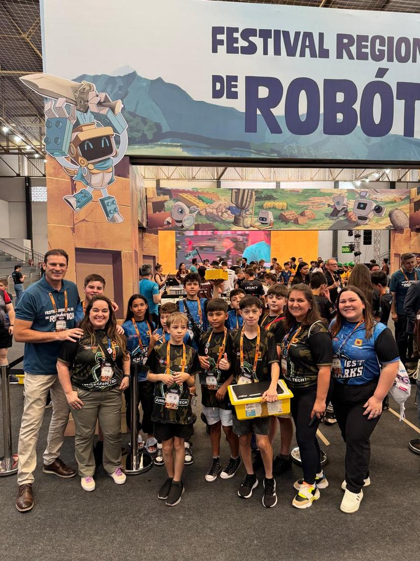 Parceria entre Prefeitura de Chapecó e SESI conquista prêmio em torneio global de robótica