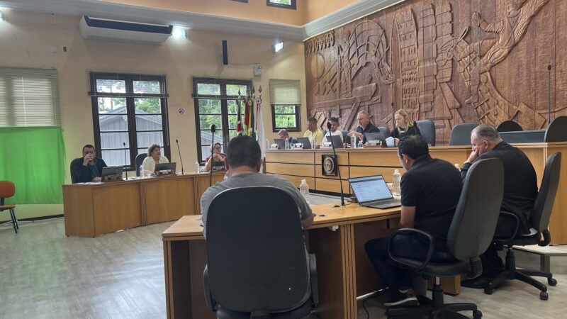 Câmara aprova dois projetos em sessões extraordinárias