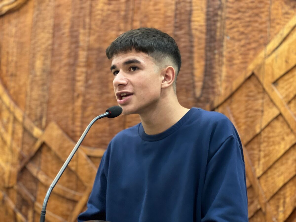 Defendido por vereador mirim, projeto pela juventude é aprovado