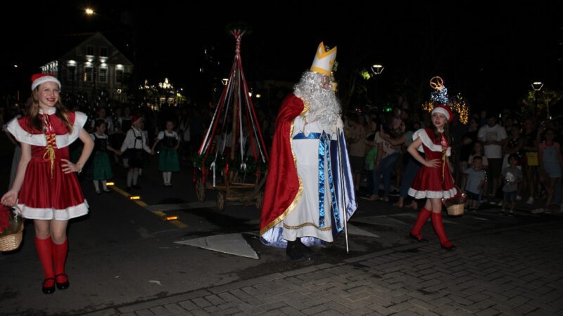 Desfile Natalino movimenta o Centro de São Bento do Sul nesta sexta-feira