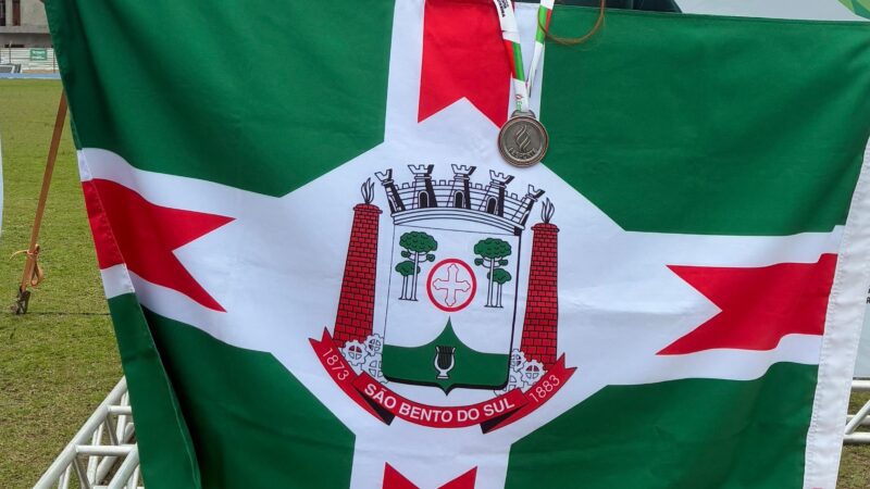 Lavínia Brunello, destaque do atletismo catarinense, será homenageada pela FCA