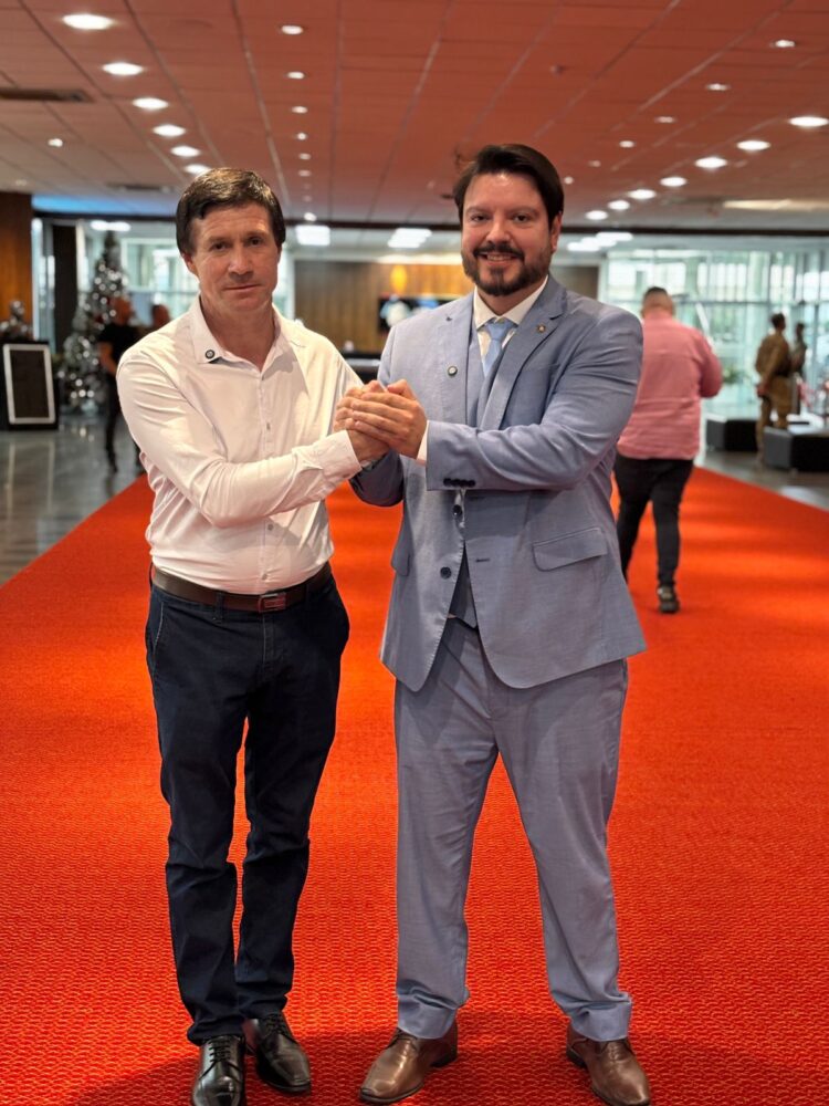 Vereador Pascoal lança “desafio” ao deputado Alex Brasil e sai com promessa de nova verba para Santa Terezinha