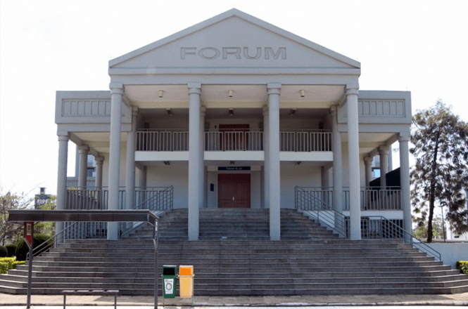 Homem é condenado a quase 40 anos de prisão por feminicídio de esposa um dia antes do divórcio