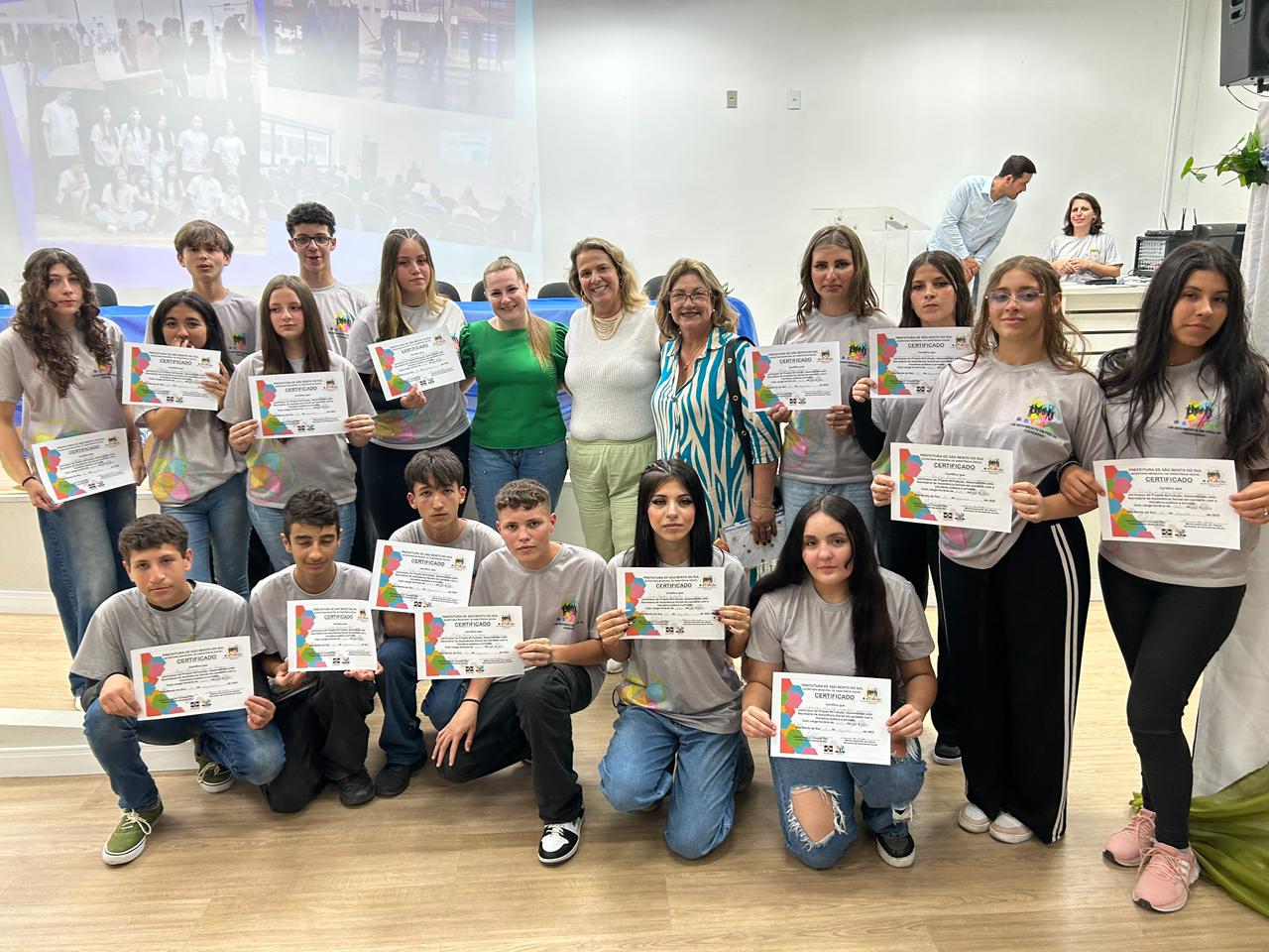 Formatura da 3ª Turma do Projeto #aTuAção emociona famílias e destaca conquistas da juventude em São Bento do Sul