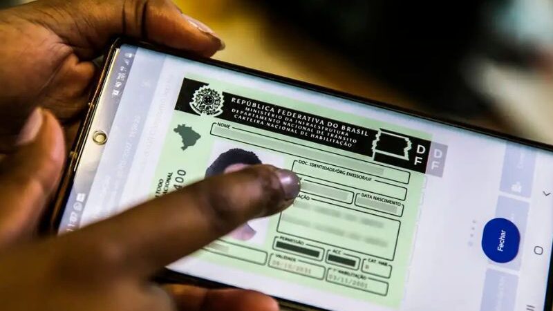 Contran aprova resolução que retira exigência de autoescola para CNH