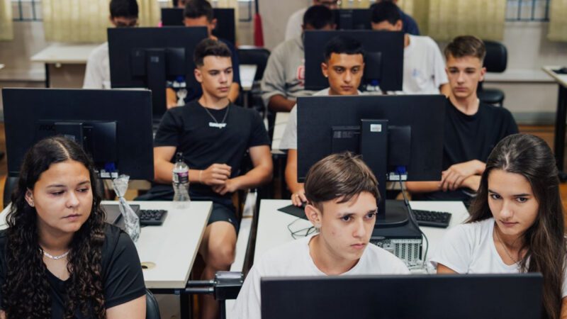 Santa Catarina amplia oferta de cursos técnicos com 50 mil novas vagas pelo programa CaTec+