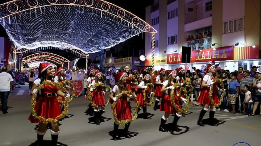 Encerramento do Desfile de Natal de Canoinhas terá surpresa especial antes da chegada do Papai Noel
