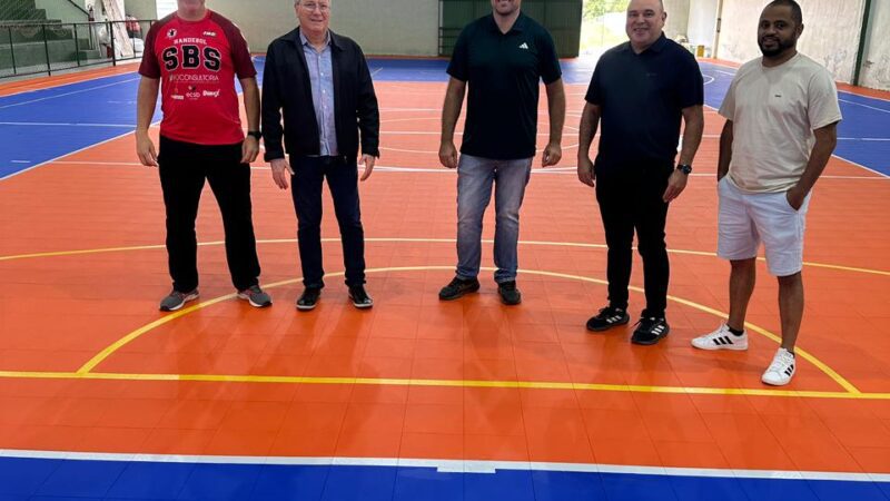 Escola Rodolfo Berti recebe novo piso modular e amplia oportunidades para o esporte e a educação