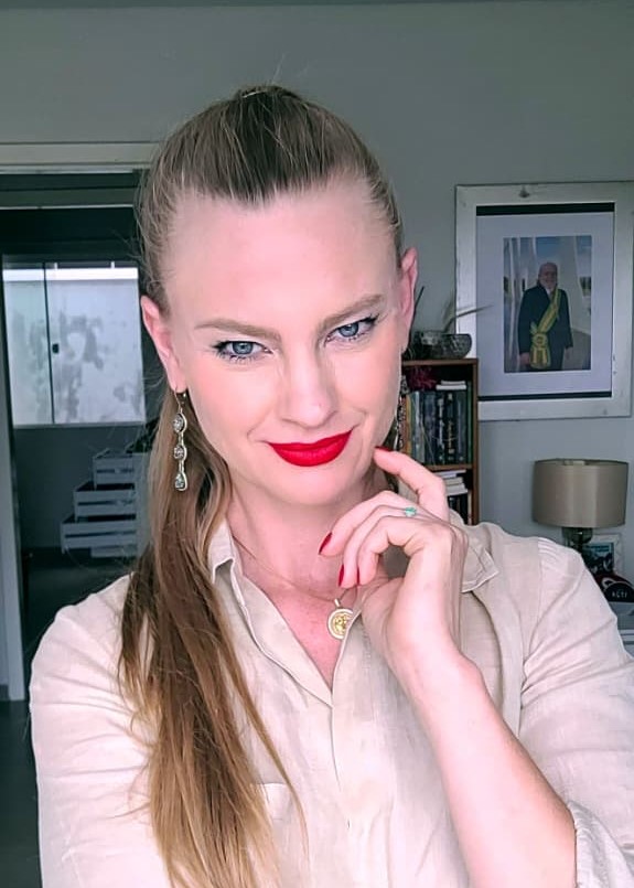 Justiça reconhece dano moral contra Jaciara Machuga e condena réu por ofensas em redes sociais e reforça limites da liberdade de expressão