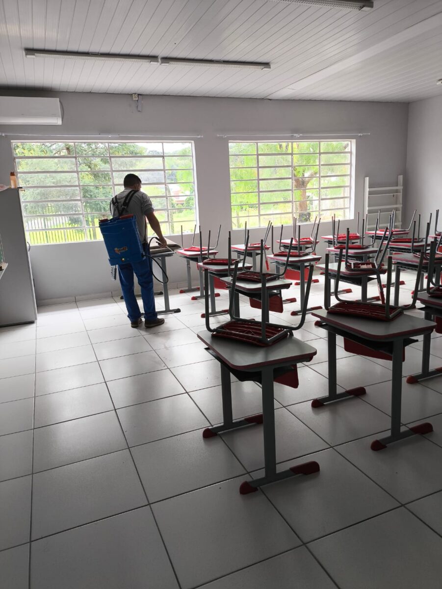 Secretaria de Educação prepara ambiente escolar para volta dos alunos