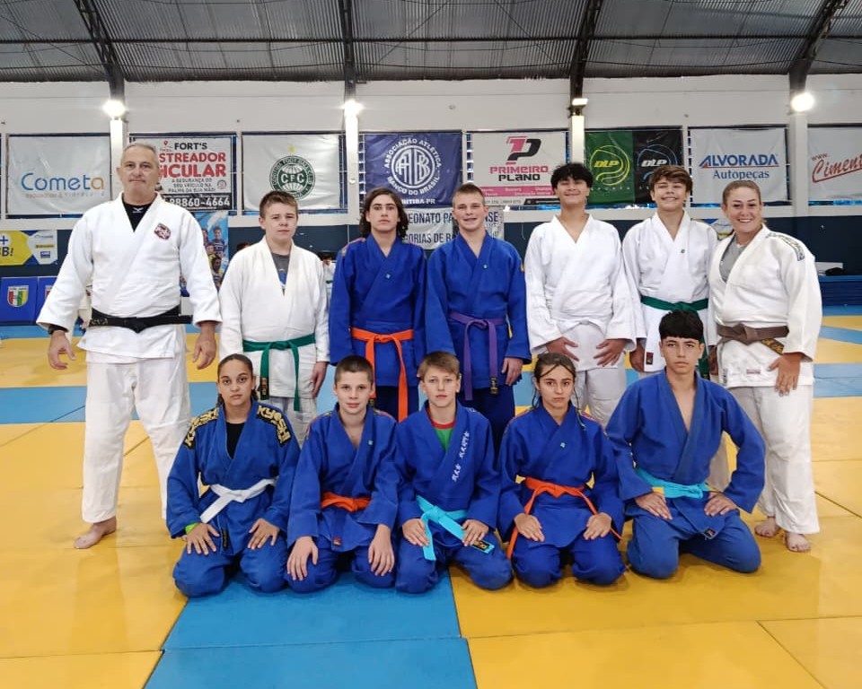 Judô da FMD de São Bento do Sul participa de grande treinamento em Curitiba