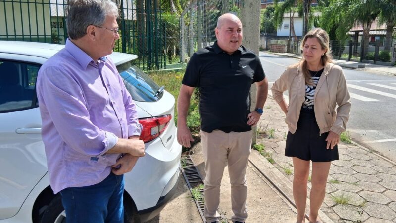 Prefeito e secretário de Educação visitam obras do PEM Vereador Alexandre Alfredo Garcia 