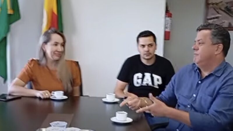 Deputado Ivan Naatz reforça compromisso com Santa Terezinha e anuncia novos recursos para Espaço Cultural através do vereador Bauer