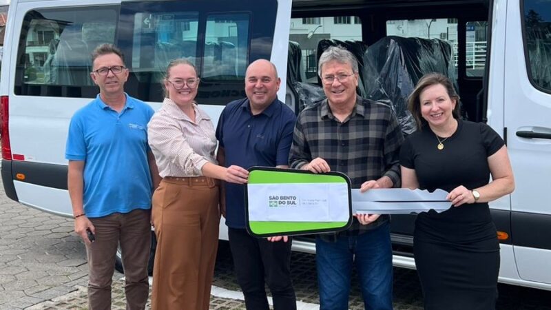 Prefeitura de São Bento do Sul adquire novo veículo para fortalecer transporte na Educação