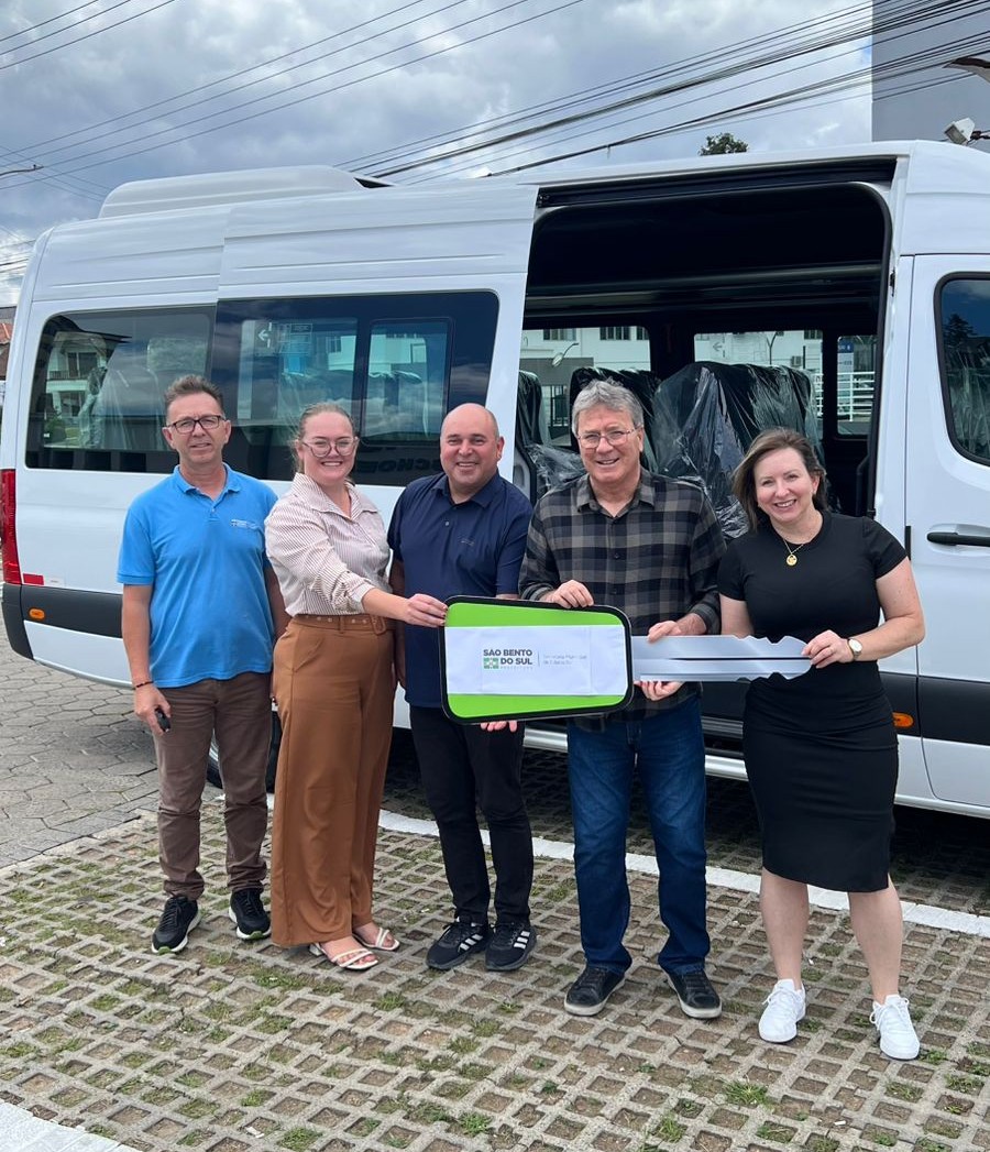 Prefeitura de São Bento do Sul adquire novo veículo para fortalecer transporte na Educação