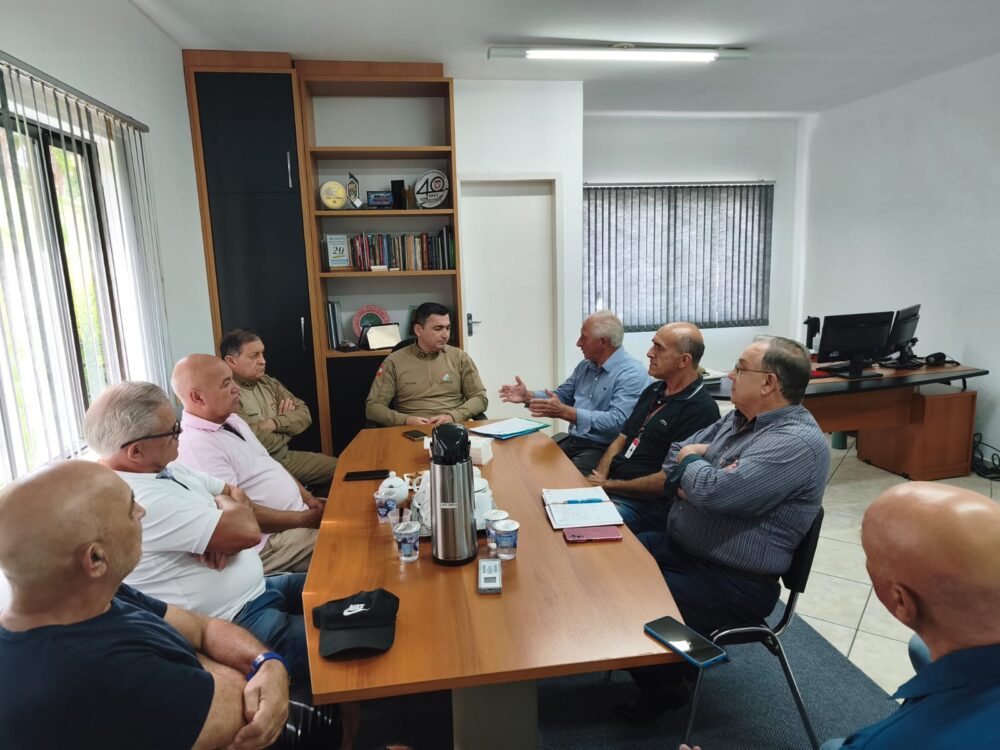 Reunião no 23º BPM debate implantação da Escola Cívico-Militar em São Bento do Sul
