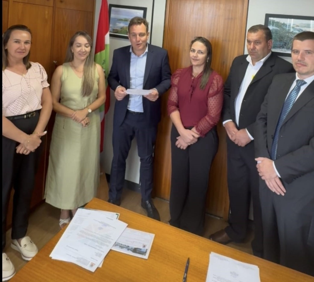 Ricardo Guidi garante R$ 900 mil para Santa Terezinha durante encontro com lideranças