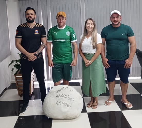 Quadra do Assentamento 25 de Maio recebe novas redes de proteção em Santa Terezinha