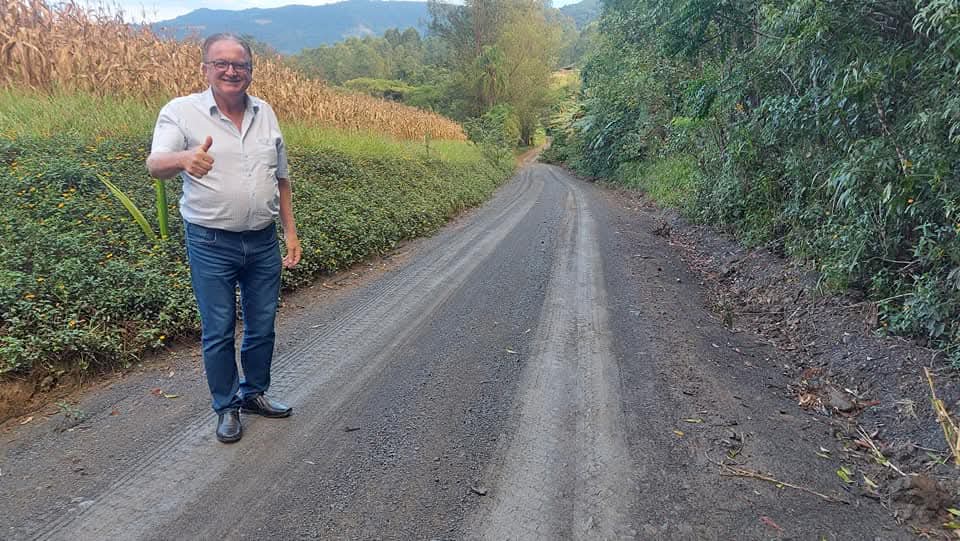 Saudade da gestão passada? Comentários nas redes reacendem nome de Genir Junckes para 2028 em Santa Terezinha. Prefeita Valquíria precisa acender o sinal de alerta