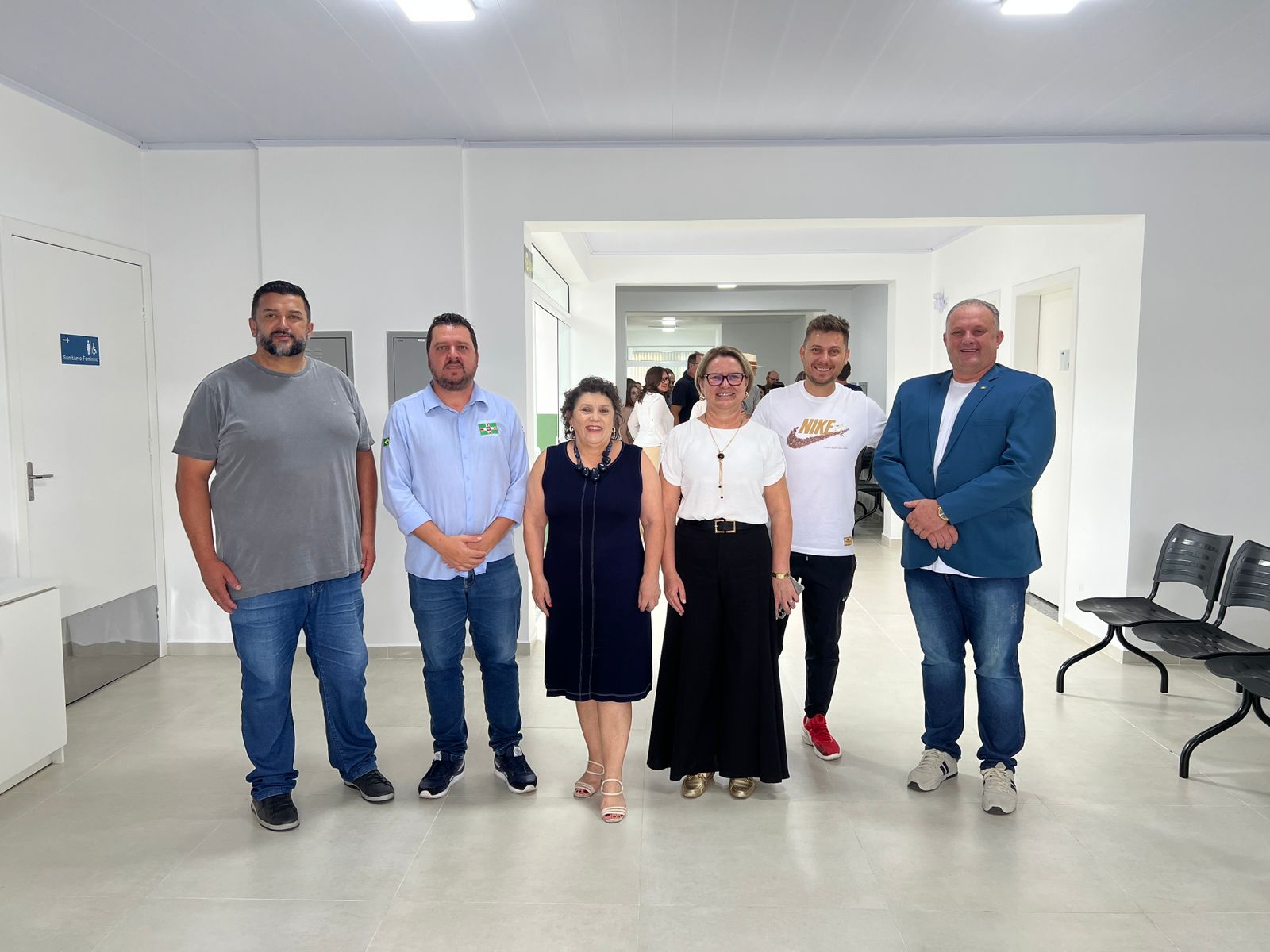 Vereadores prestigiam reinauguração do Posto Central