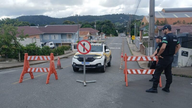 Prefeitura realiza teste de alteração no trânsito na Vila São Paulo