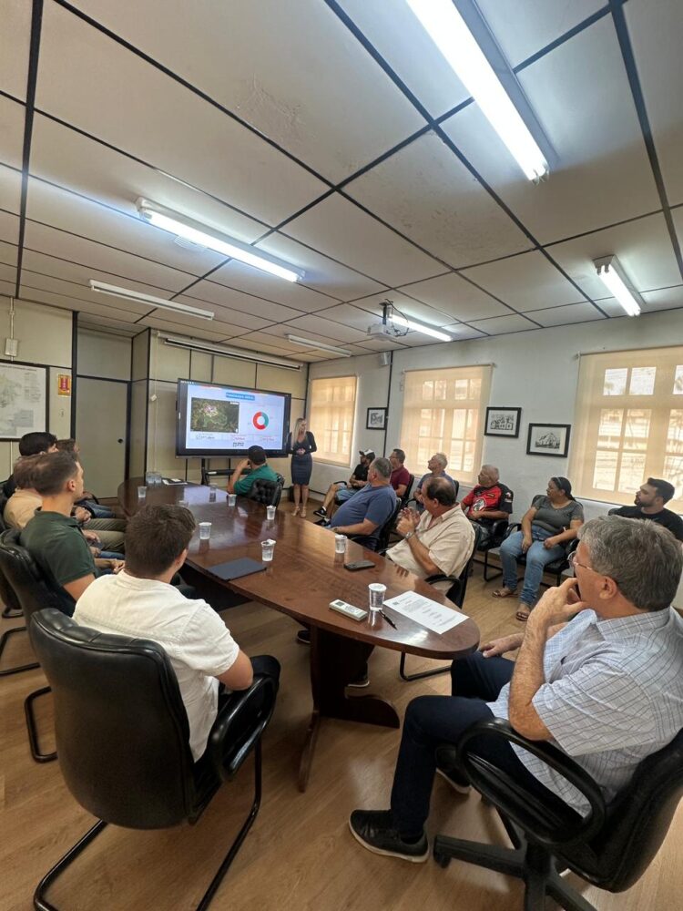 Assinada ordem de serviço de 2 obras de pavimentação