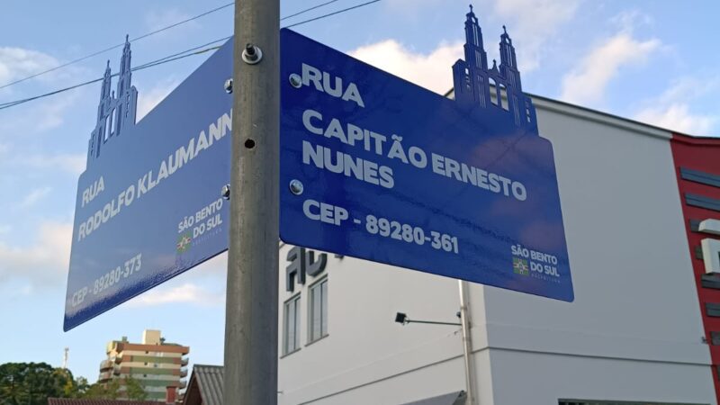 Prefeitura inicia modernização das placas de identificação das ruas com identidade dos bairros