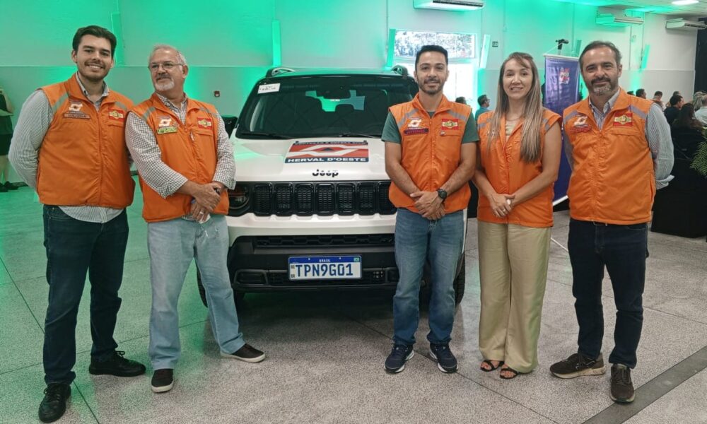 Santa Terezinha é contemplada com veículo e kits de pontes em ato do Governo de Santa Catarina em Rio do Sul