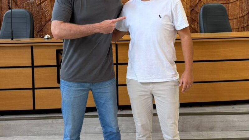 Vereador Diego Niespodzinski recebe deputado Fernando Krelling e reforça parceria por investimentos na educação