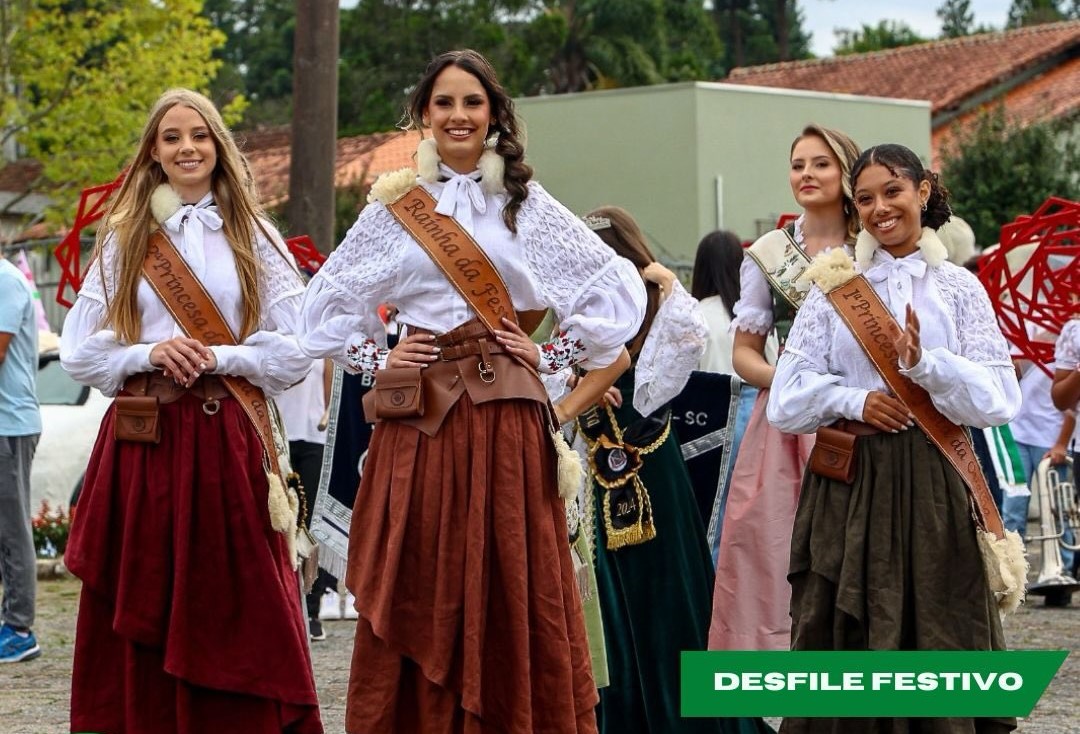 O desfile em comemoração aos 129 anos de Campo Alegre