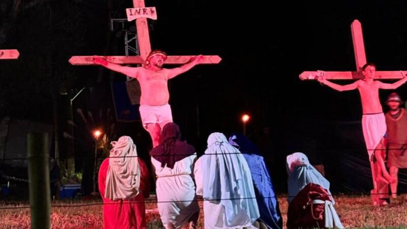 Encenação da Paixão de Cristo emociona público em Santa Terezinha