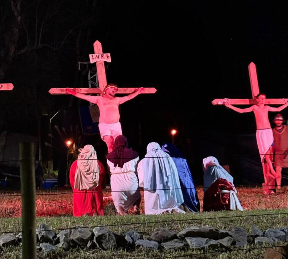 Encenação da Paixão de Cristo emociona público em Santa Terezinha