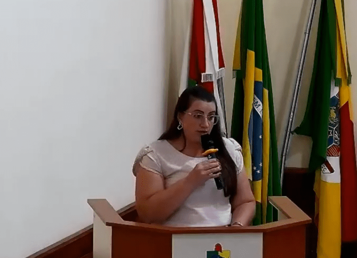 Vereadora Marililia Nutricionista manifesta pesar, comenta reajuste salarial e pede mais segurança no Parque Mata Nativa