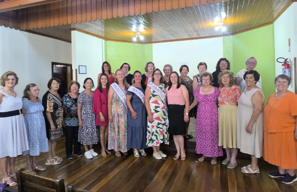 O Grupo Lustig Tanzgruppe elegeu sua realeza e a Prefeitura prepara grande festa para a Terceira Idade em outubro