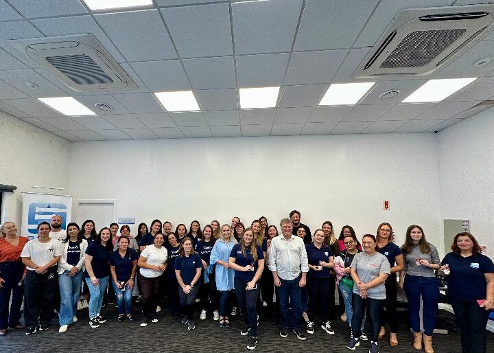 SAMAE inicia a semana com momento especial em homenagem às mulheres