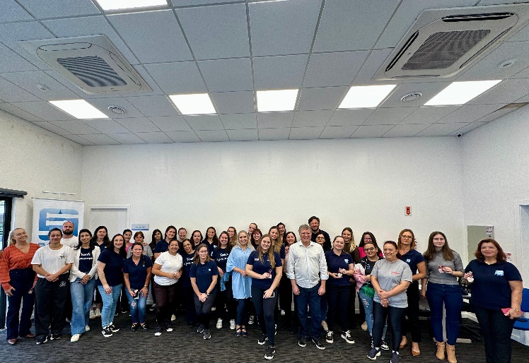 SAMAE inicia a semana com momento especial em homenagem às mulheres