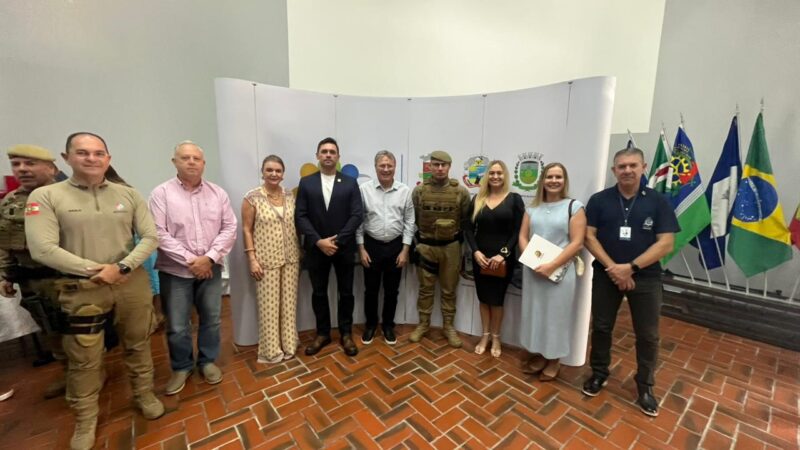 São Bento do Sul busca modelo integrado de segurança e ordem pública em reunião da AMUNESC