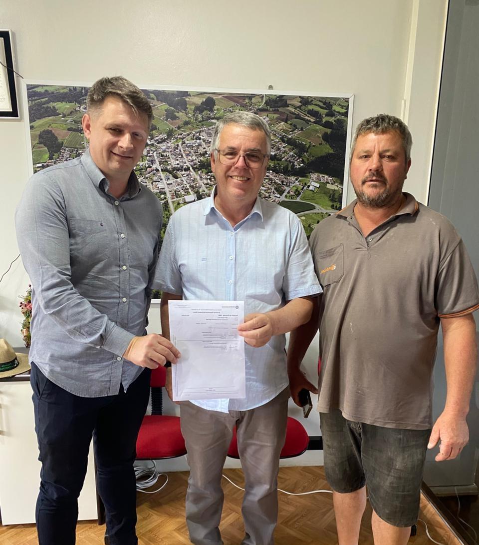 Deputado Tiago Zilli destina recursos para aquisição de equipamentos agrícolas em Imbuia