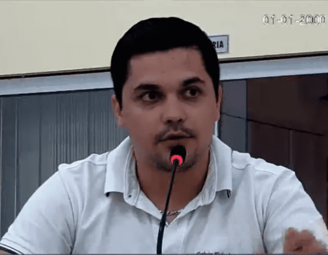 Morador questiona falta de exames e medicamentos em Santa Terezinha; Secretaria de Saúde se manifesta