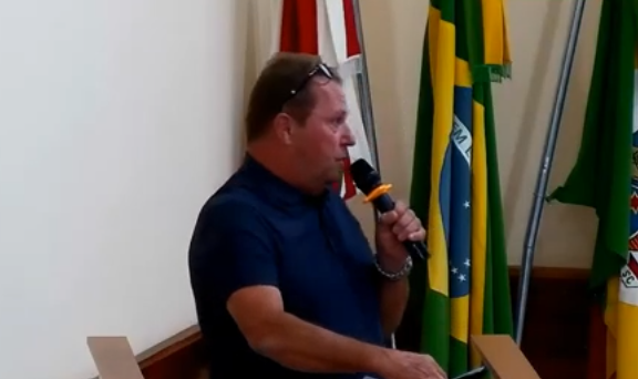 Vereador cobra melhorias em estradas e defende pagamento de horas extras a servidores em Santa Terezinha