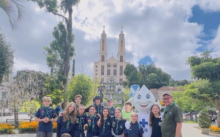 Escoteiros realizam ação de conscientização no trânsito e preparam próxima atividade ambiental